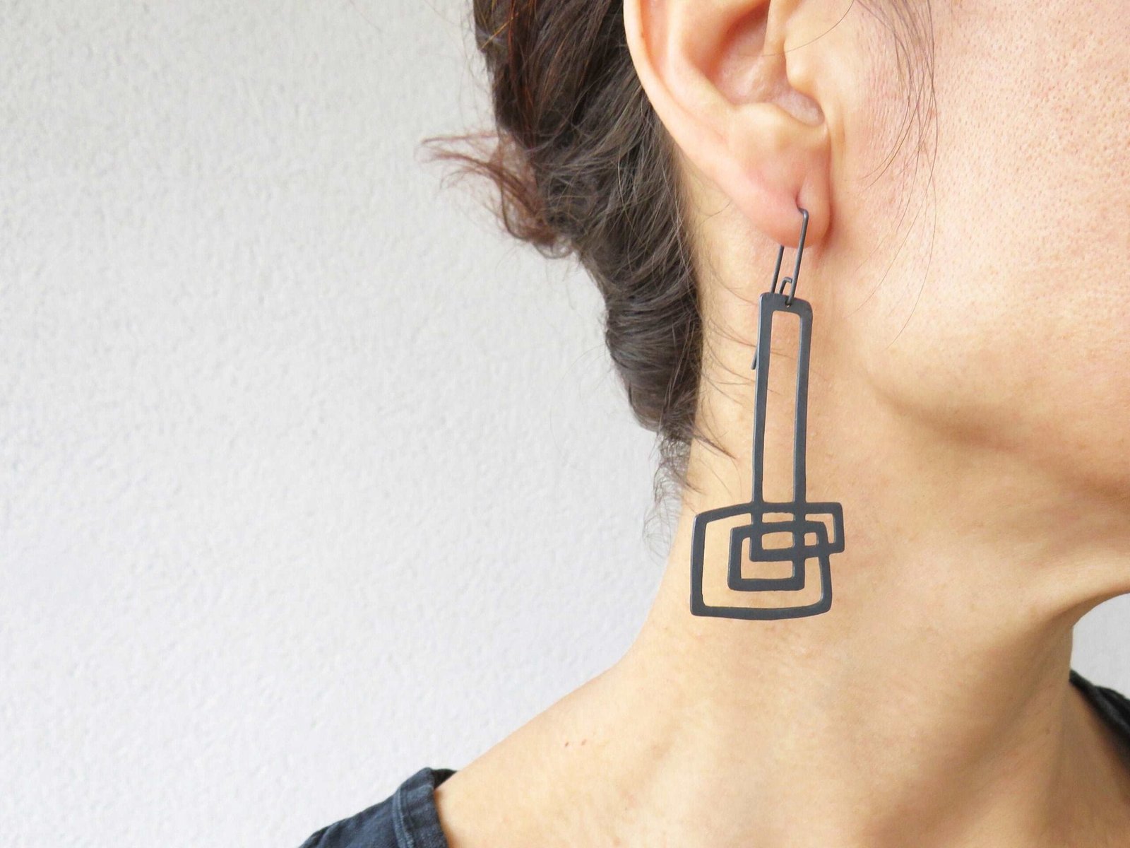 ExtraLongSculpturalOxidizedSilverEarrings4 e6174d27 9124 4521 b77a 3cc1442ff264 5 scaled