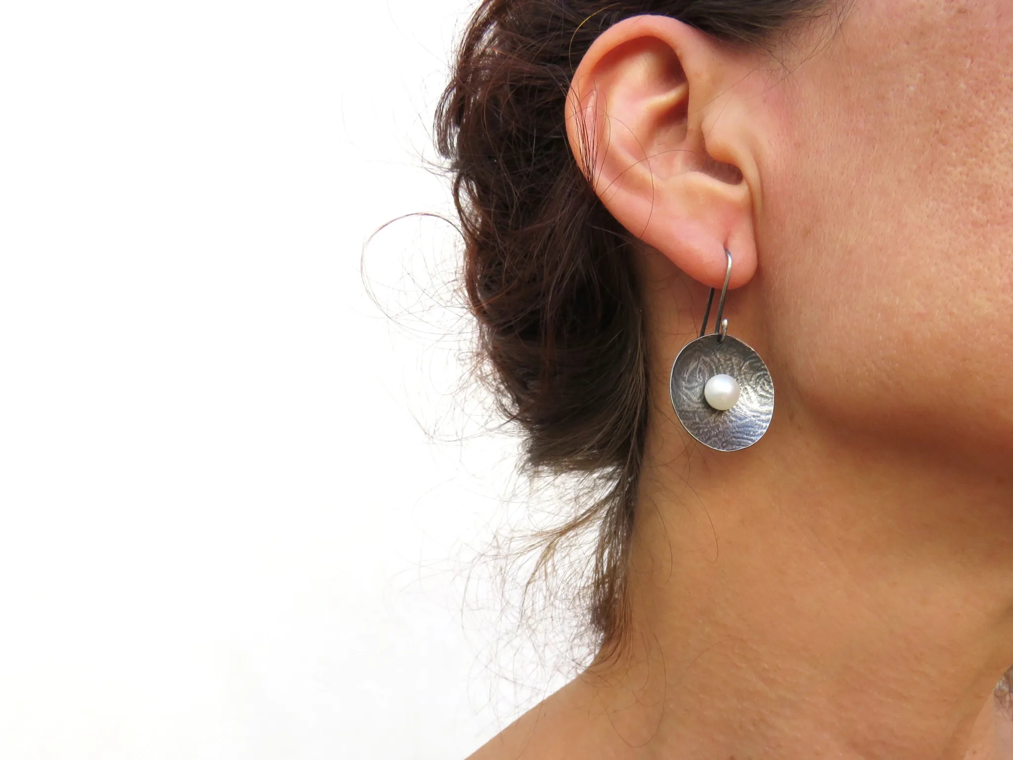 Pearl Silver Dangle Earrings with Embossed Pattern