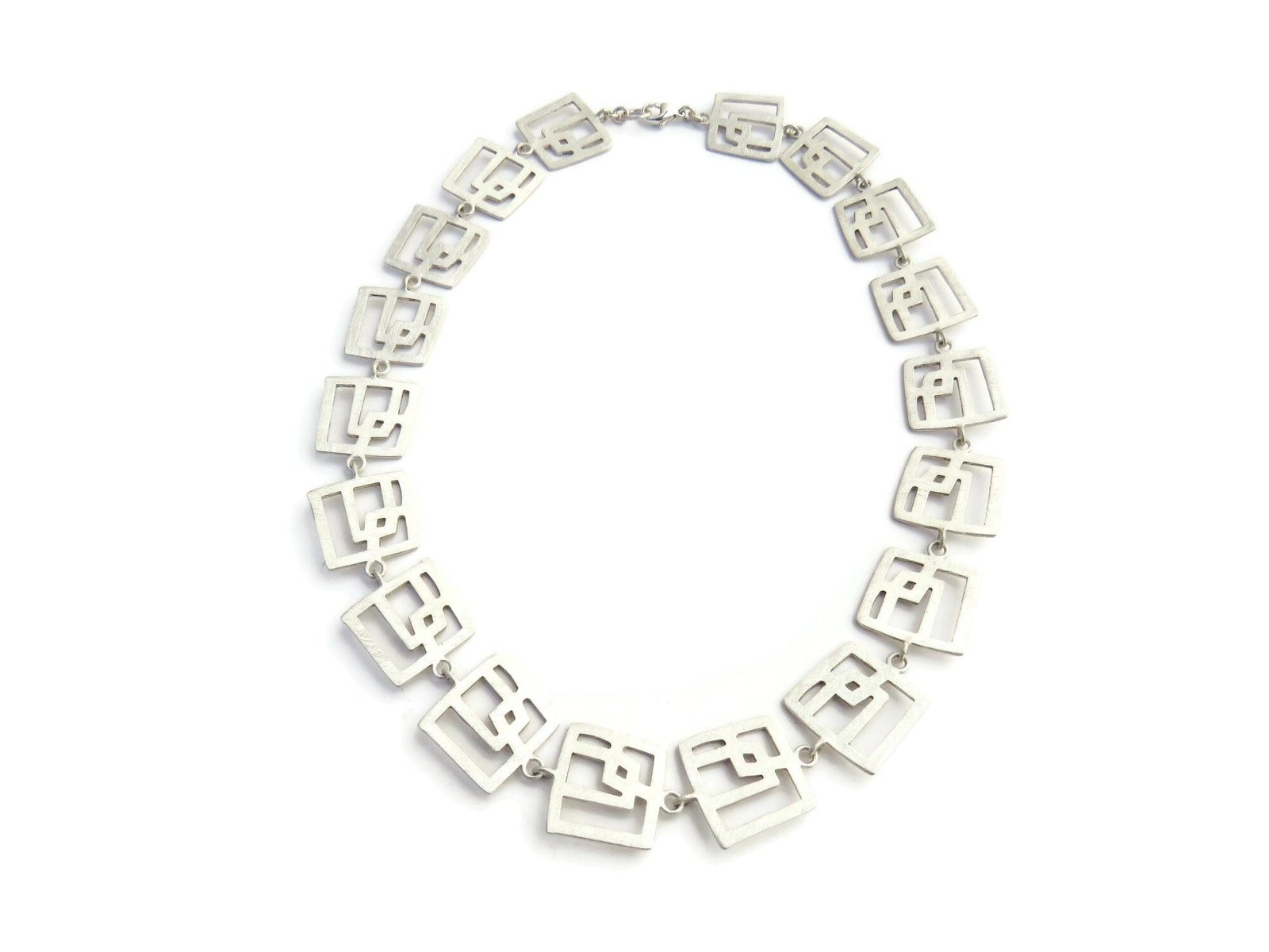 ModernistSilverNecklace1