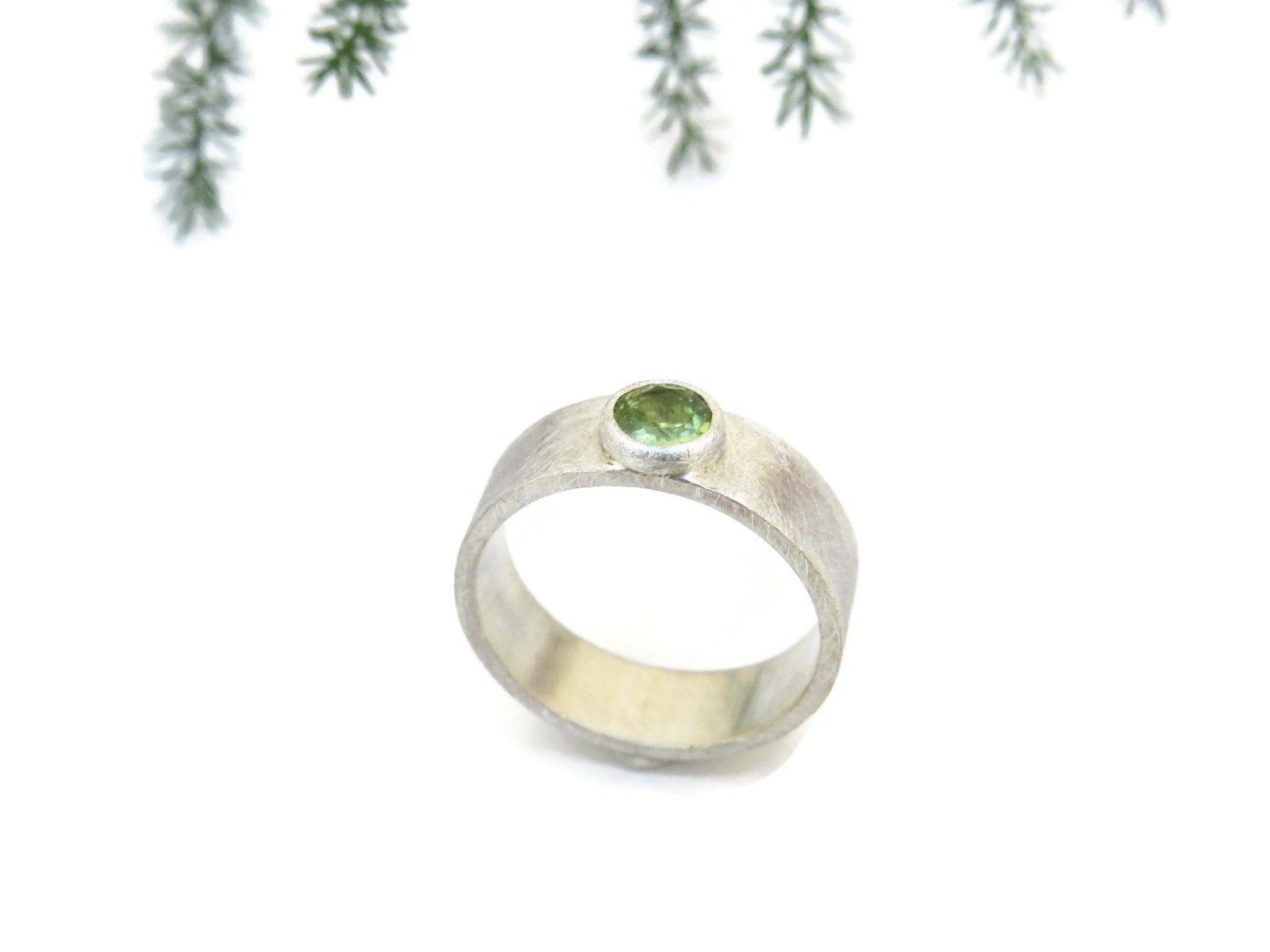 PeridotSilverRing1