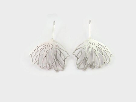 Pendientes Largos de Plata con Motivo Floral