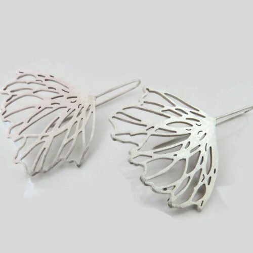 Pendientes Largos de Plata con Motivo Floral