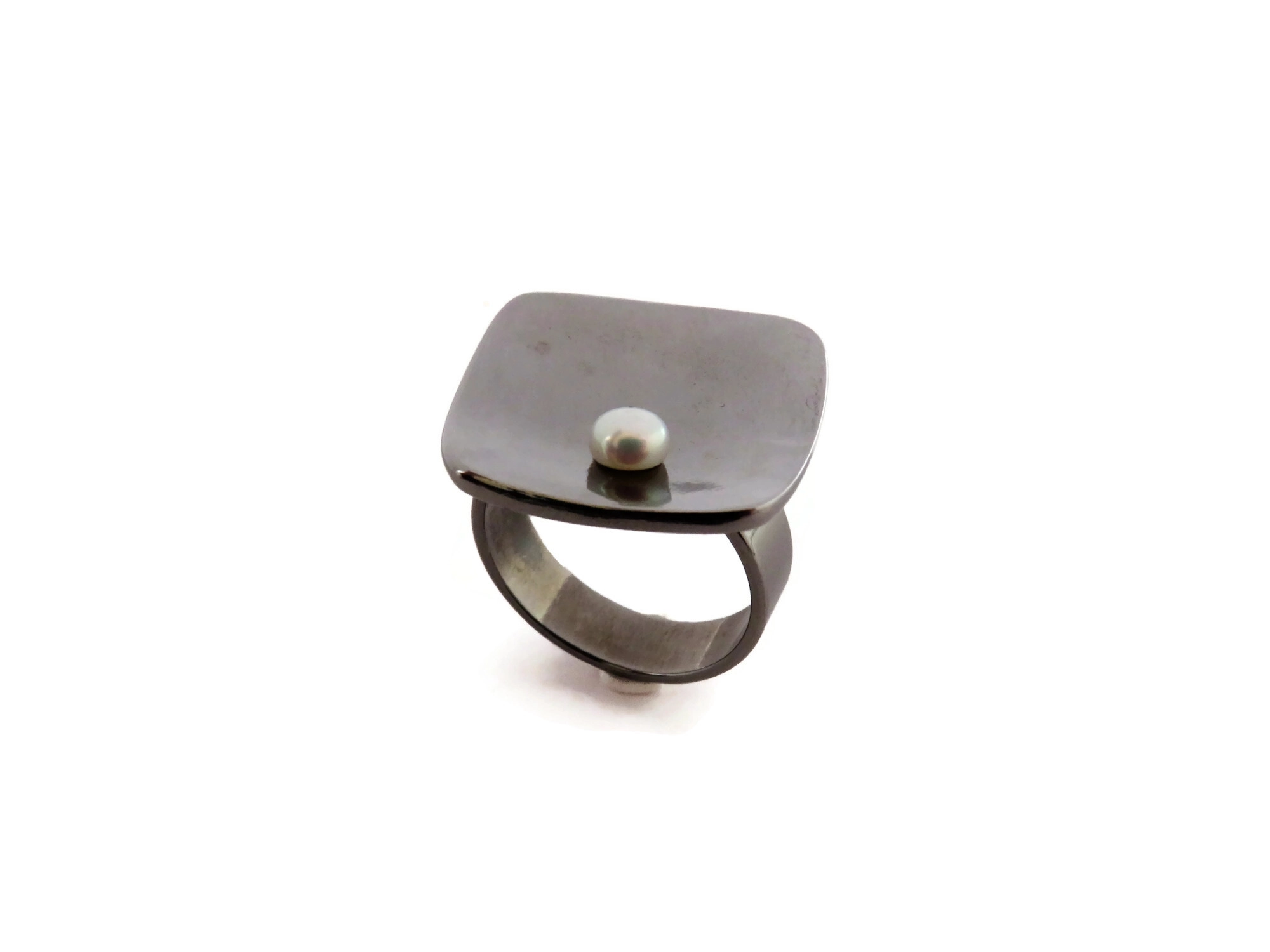 Black Ruthenium Pearl Adjustable Ring