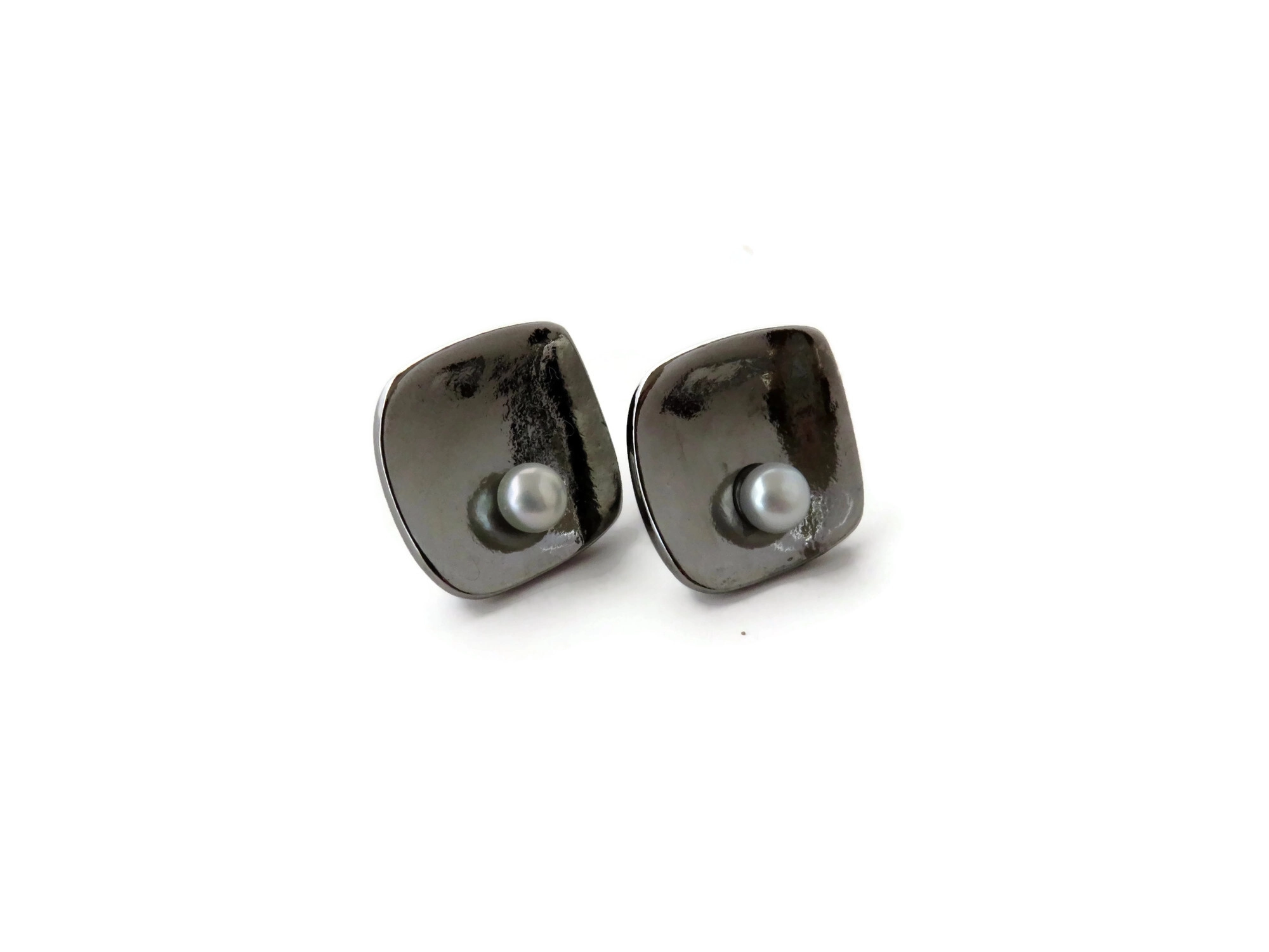 Black Ruthenium Pearl Stud Earrings