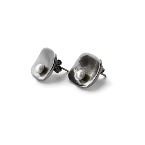 Black Ruthenium Pearl Stud Earrings