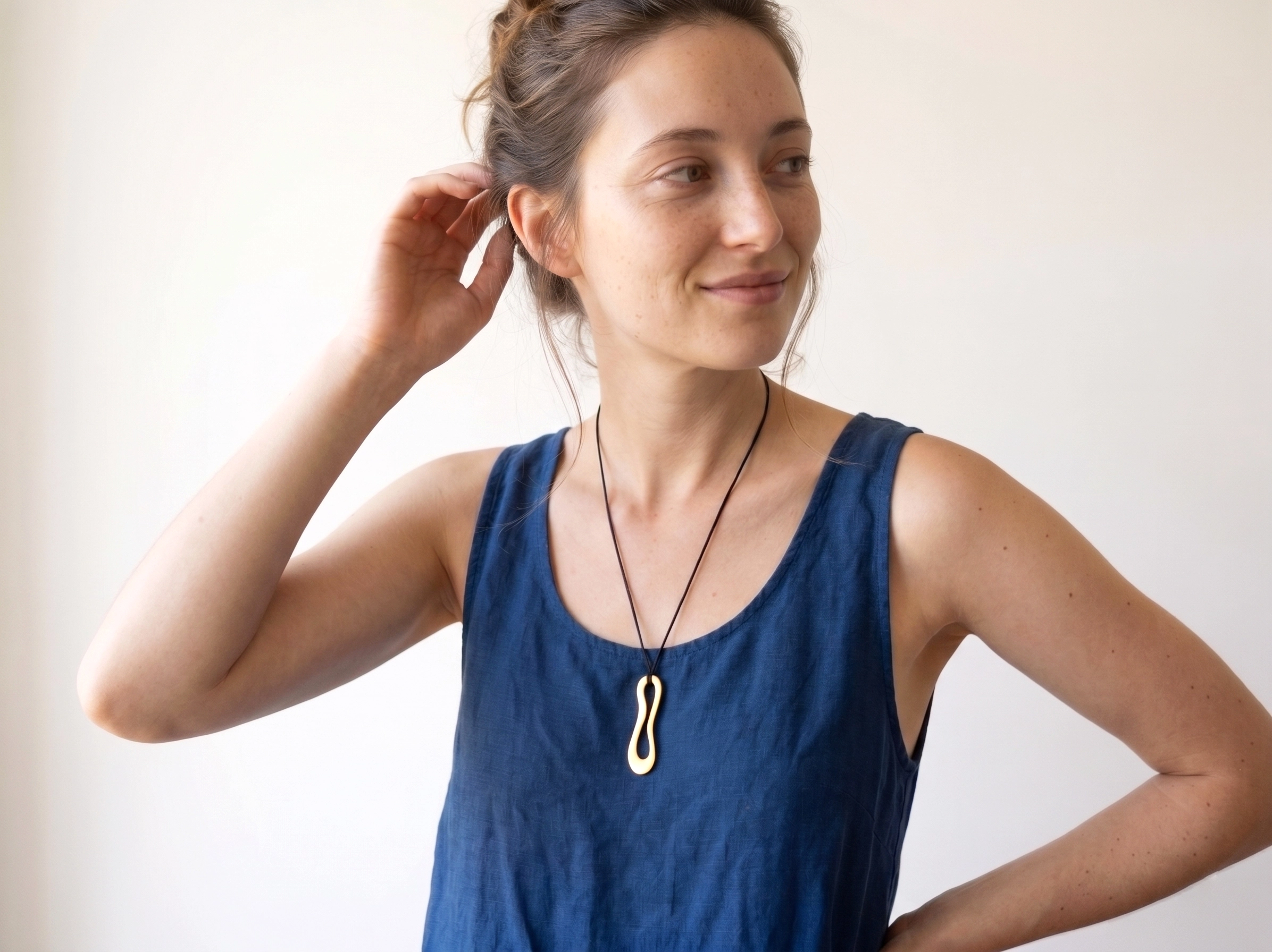 Organic Satin Gold Pendant – Aqua